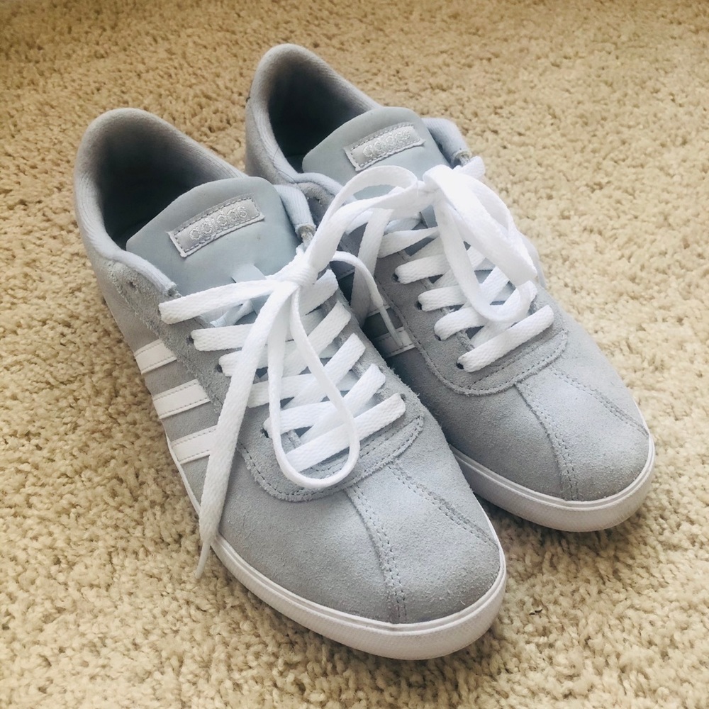 Adidas Sneakers